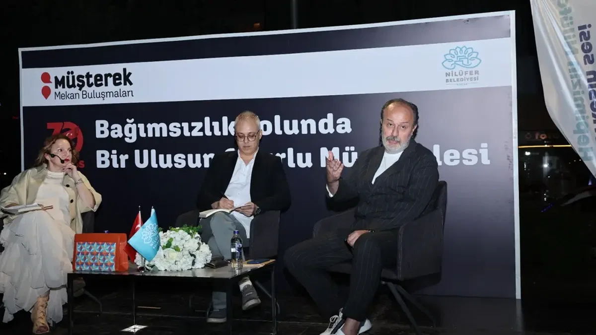 Bursa Nilüfer'de Müşterek Mekan'da bağımsızlık ve Cumhuriyet söyleşisi