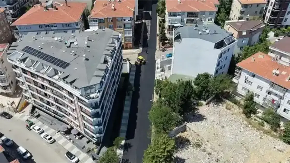 İstanbul Maltepe'de asfalt seferberliği sürüyor