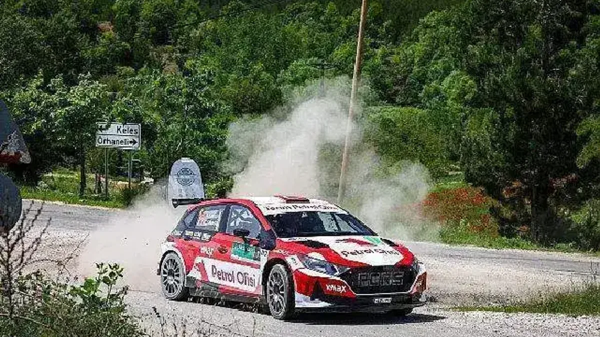 Kerem Kazaz ve Team Petrol Ofisi Portekiz Başarısının Hemen Ardından Bursa'da Zirveye Ulaştı!