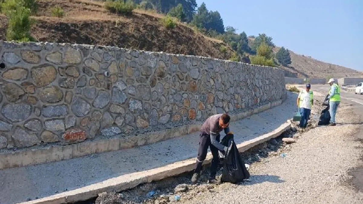 Bursa Büyükşehir’den yangın bölgelerinde çevre temizliği