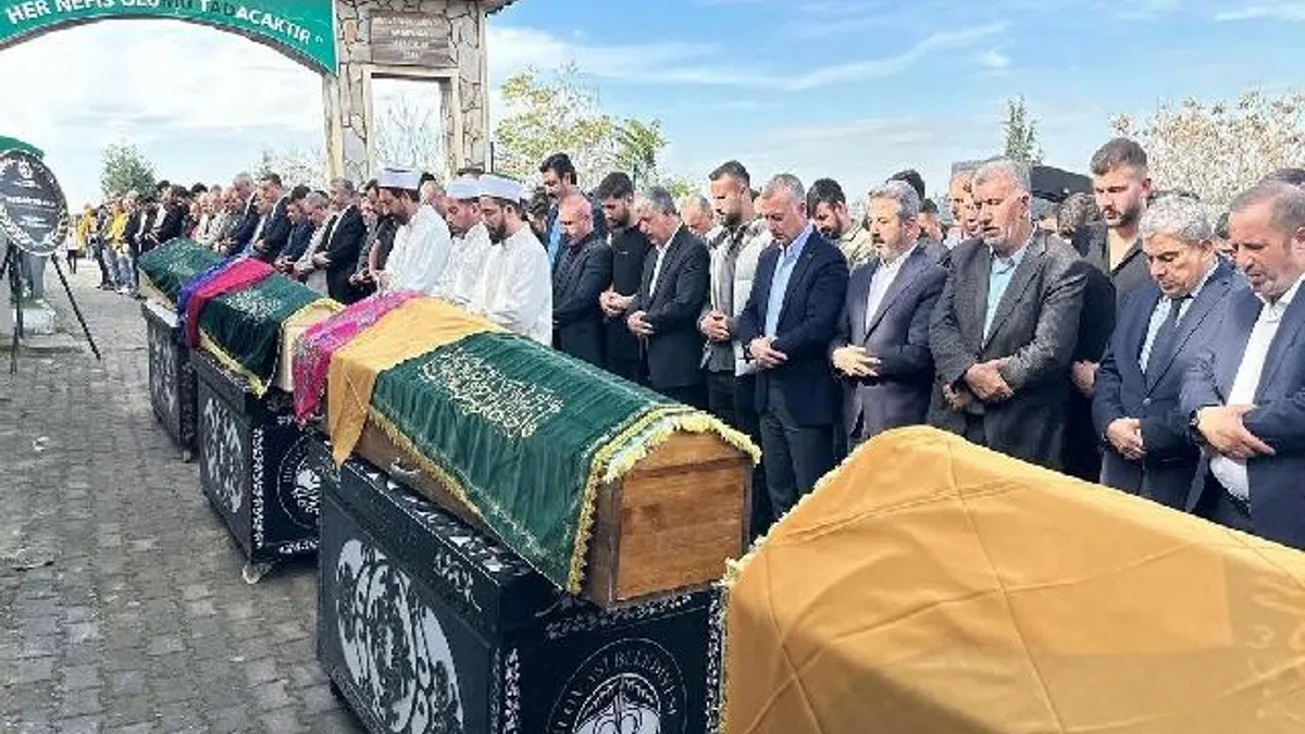 Dilovası yangınında hayatını kaybedenler son yolculuğuna uğurlandı
