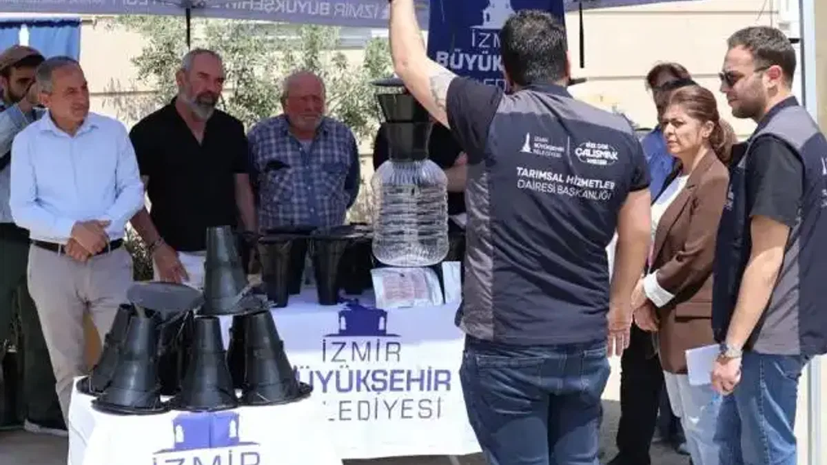 İzmir'de kahverengi kokarca böceğine karşı tuzak