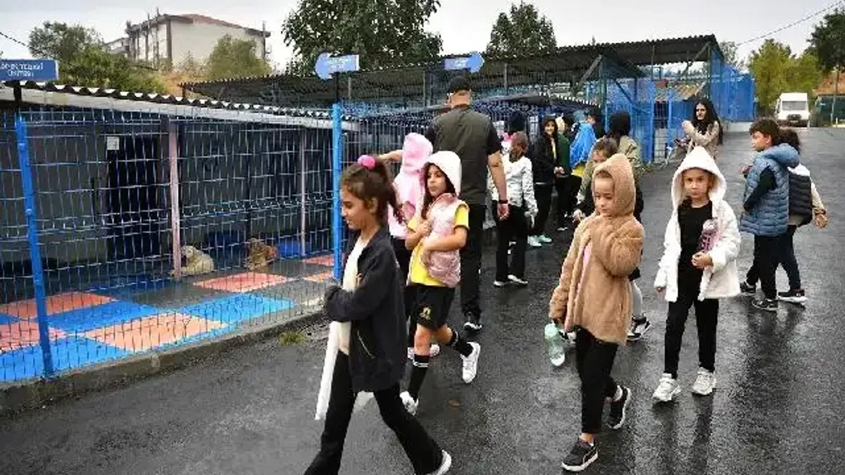 İstanbul Beylikdüzü'nde öğrencilerden can dostlara anlamlı ziyaret