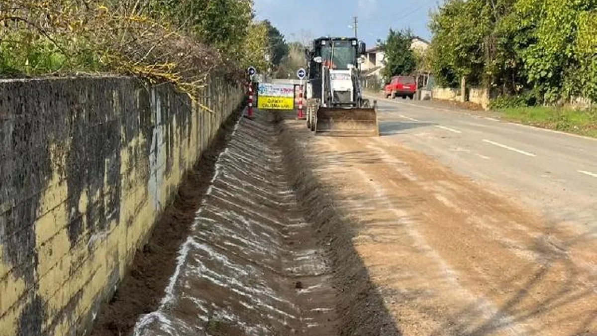 Kocaeli Kandıra’da yağmur suyu kanalları temizlendi