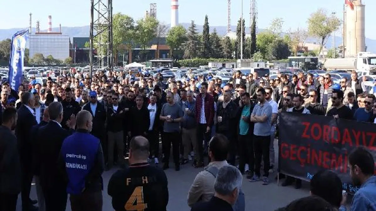 İzmit'te TÜPRAŞ işçilerine sıcak destek