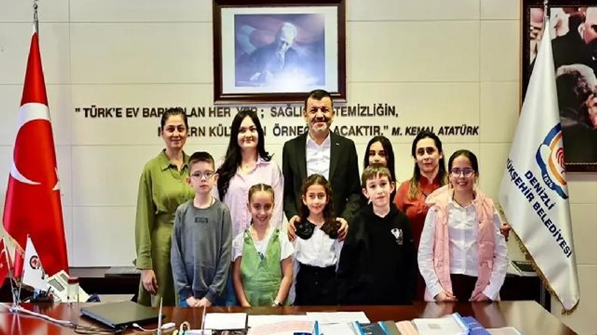 Denizli’de “2050’ye Mektup” yarışmasının kazananları ödüllerini aldı