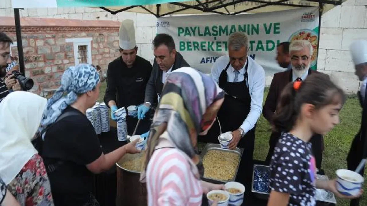 Bursa Mevlevihanesi’nde aşure merasimi