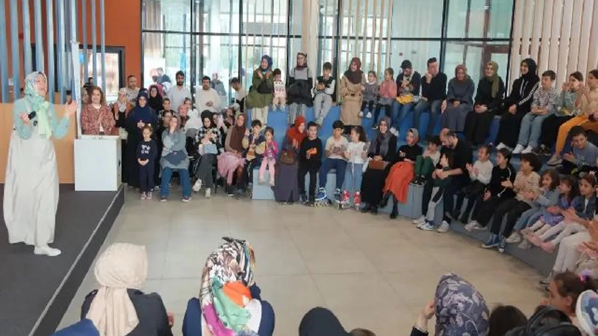 Çocuklar masal diyarına yolculuk yaptı