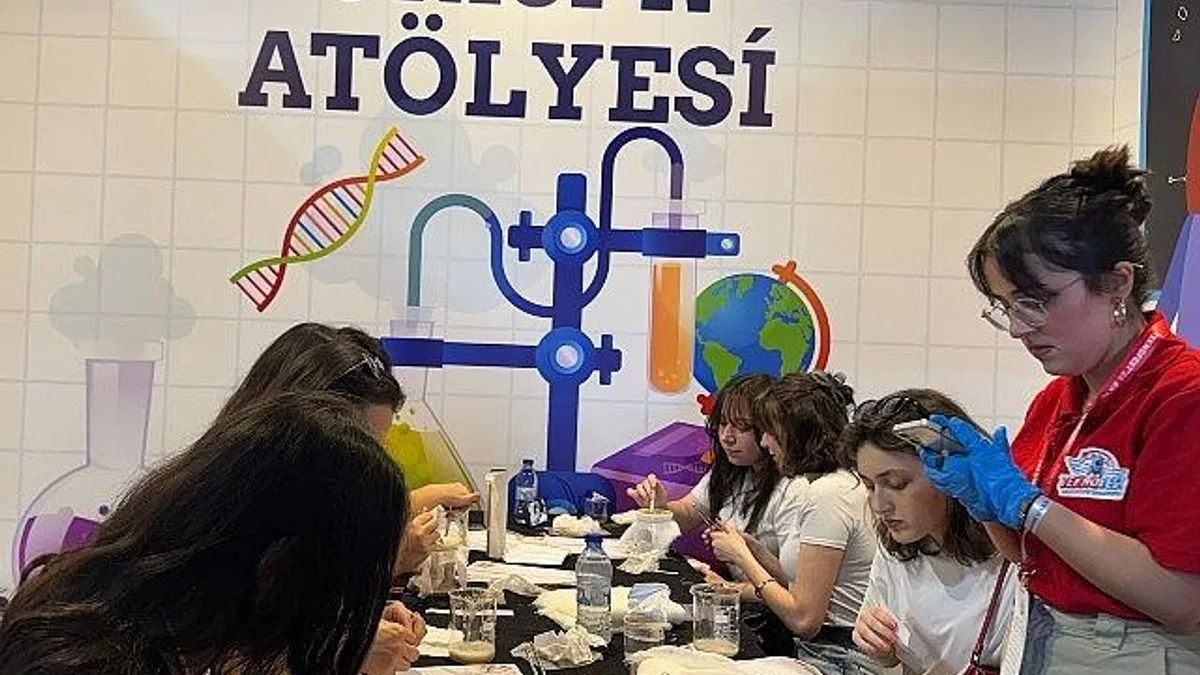 Canik Özdemir Bayraktar Keşif Kampüsü atölyeleri, TEKNOFEST KKTC'nin ilk gününde ziyaretçi akınına uğradı.