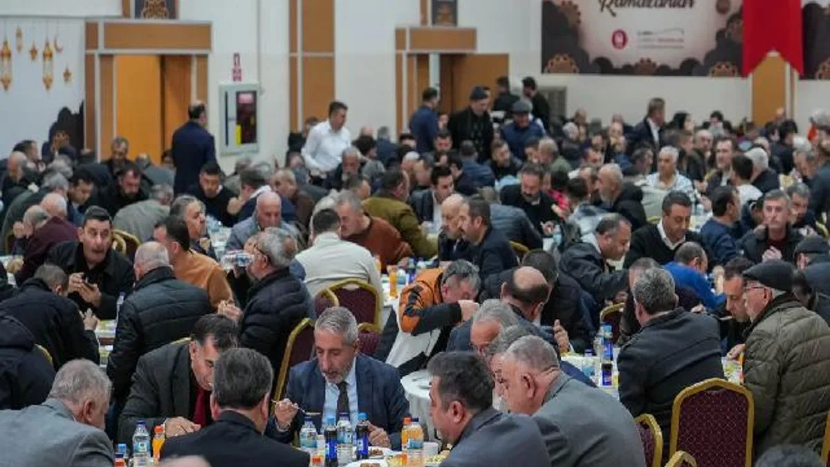 Taksi ve dolmuş esnafını buluşturan iftar!