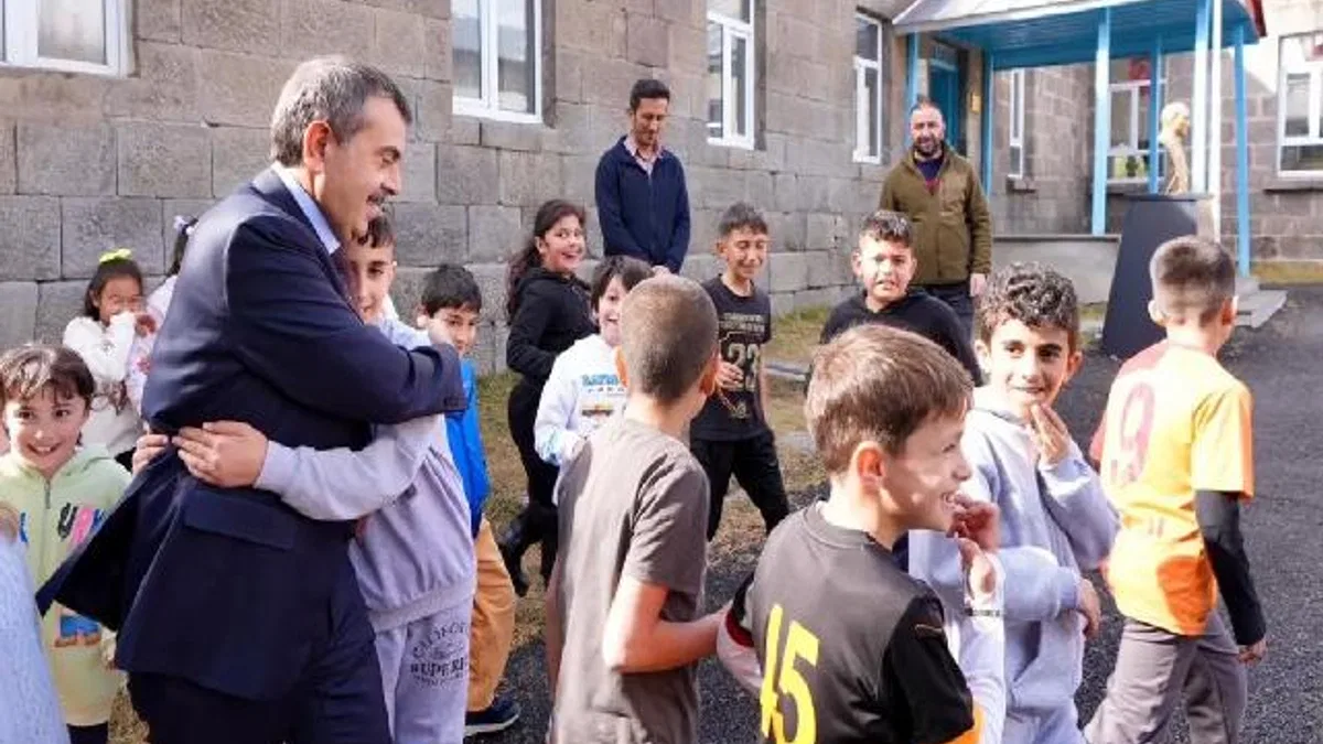 Bakan Tekin: Dinlenin, kendinize zaman ayırın