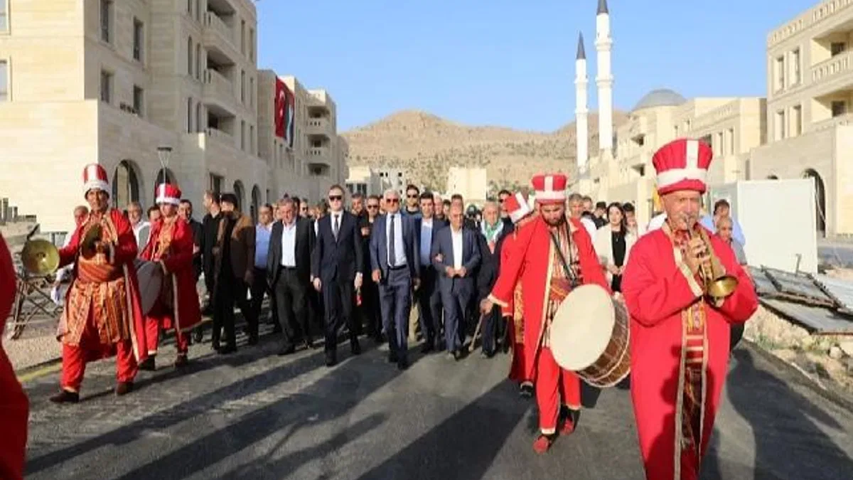 Mardin'de "Yeşilli Uluslararası Kültür Sanat ve Kiraz Festivali" başladı