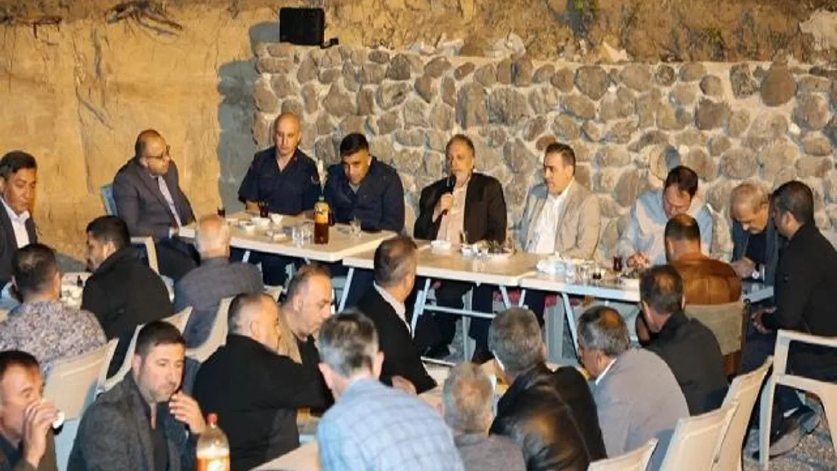 Kayseri Talas'ta muhtarlardan Mengücek buluşması