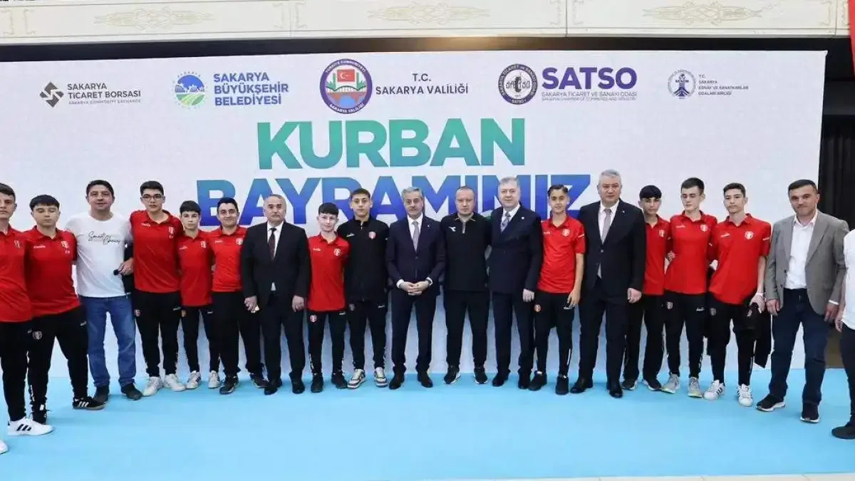 Sakarya Büyükşehir'den bayram kutlaması