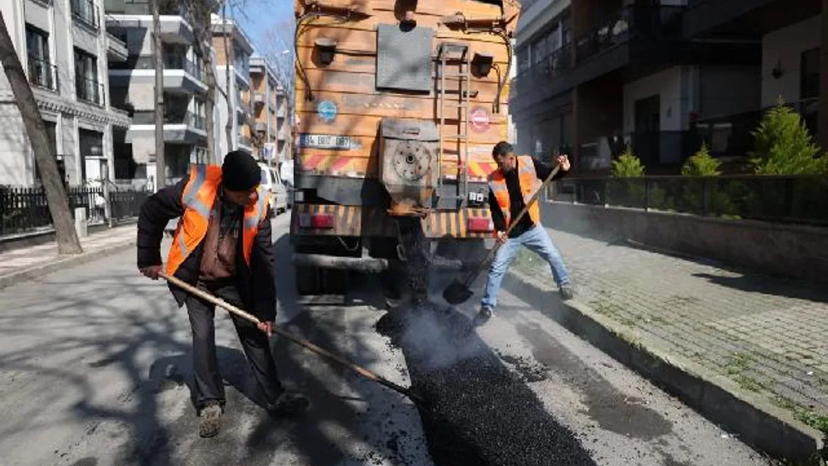İstanbul Bakırköy Belediyesi 50 ton asfalt serimi gerçekleştirdi