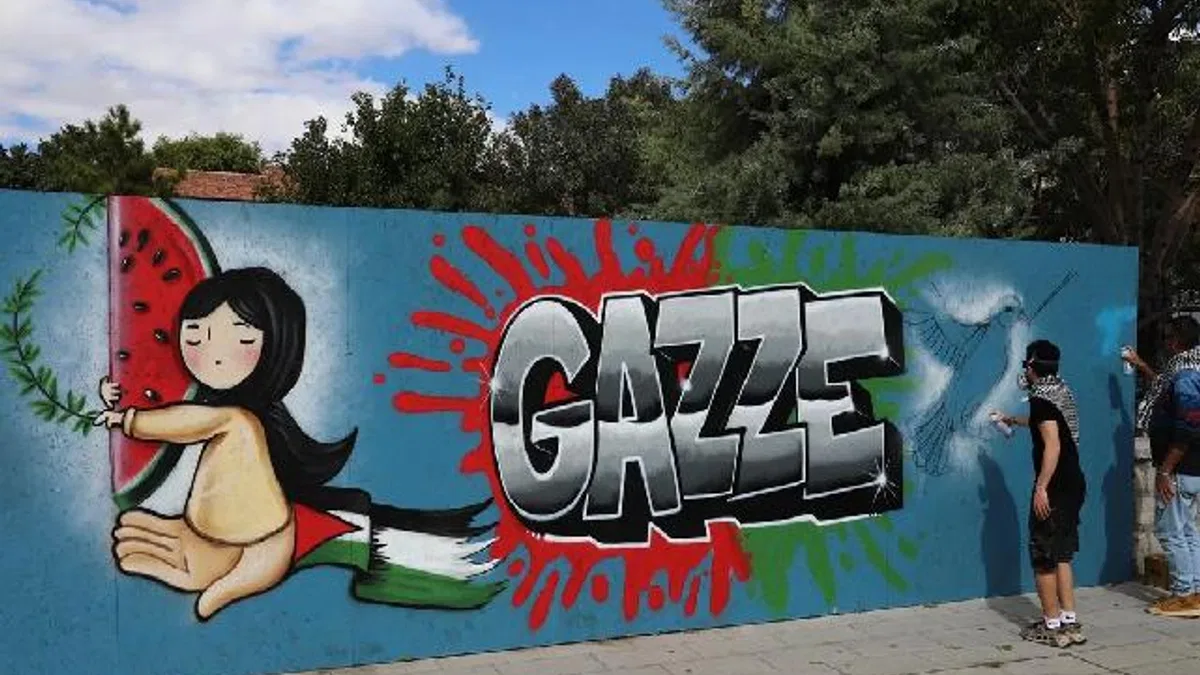 Konya’da gönüllü grafiti sanatçıları “Gazze” için çizdi
