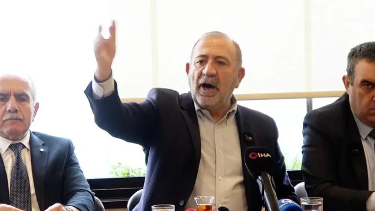 Gürsel Tekin Şile’de partililerle buluştu... "CHP’yi fabrika ayarlarına döndüreceğiz"