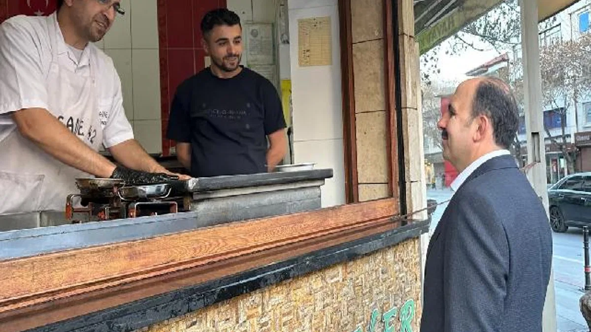 Konya'da Başkan Altay şehir merkezinde esnafları ziyaret etti