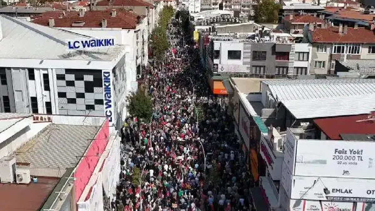 Sakarya’da binlerce kişi ‘Özgür Filistin’ için yürüdü