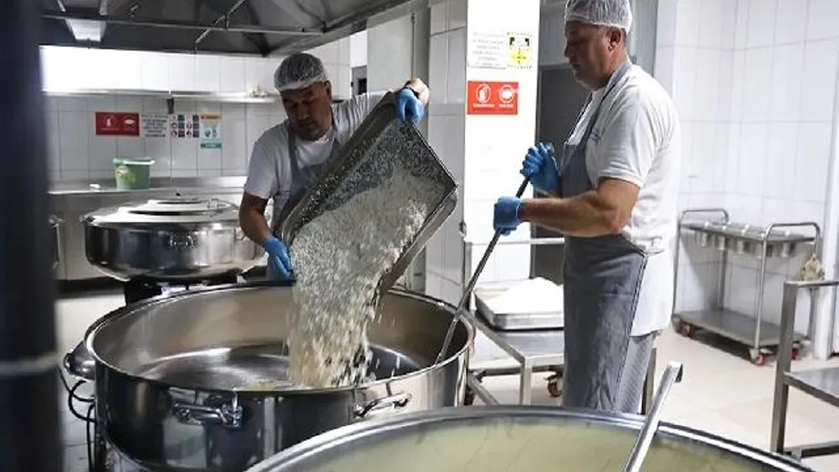 Antaya Alanya Aşevi’nden günde 2 öğün sıcak yemek