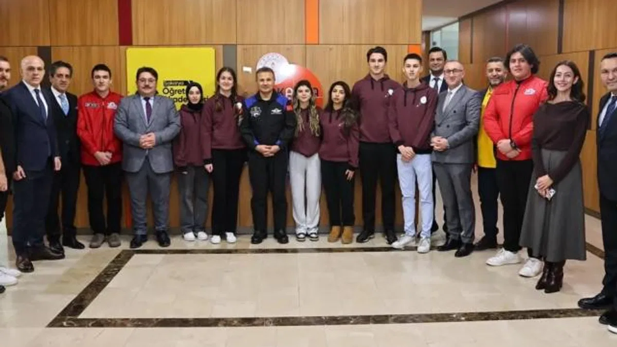 Türkiye Uzay Ajansı Başkanı Sakarya’da öğrencilerle buluşuyor