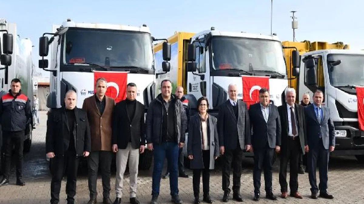 Başkan Erdem: ''Temizlik hizmetleri araç filosu hayırlı olsun''