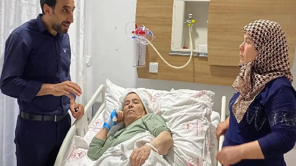 Bursa'da yangın mağduru engelli hastaya Gürsu SHM'den moral ziyareti