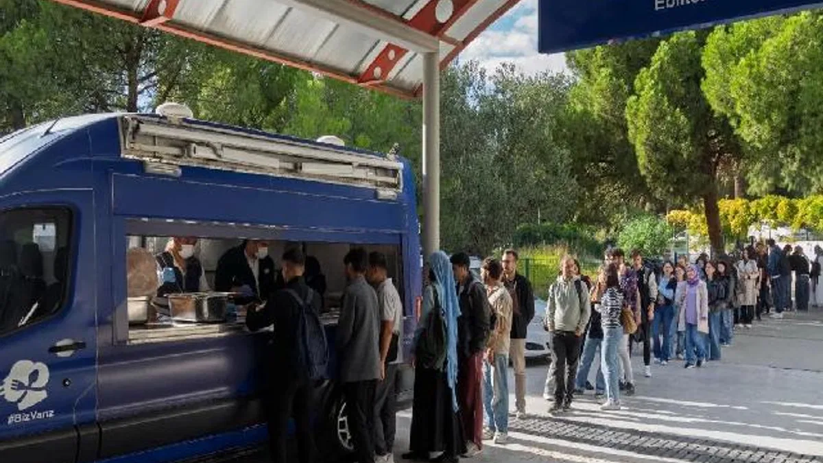 İzmir’de anne eli lezzetinde ücretsiz yemek