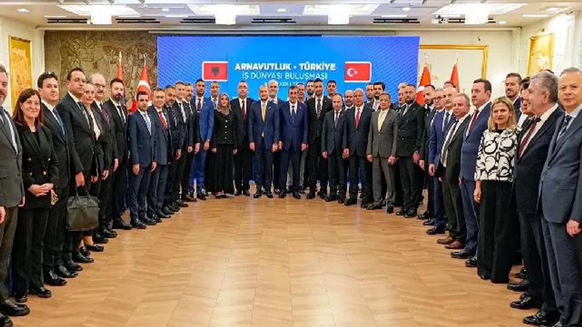 Türkiye-Arnavutluk iş dünyası Tiran’da buluştu