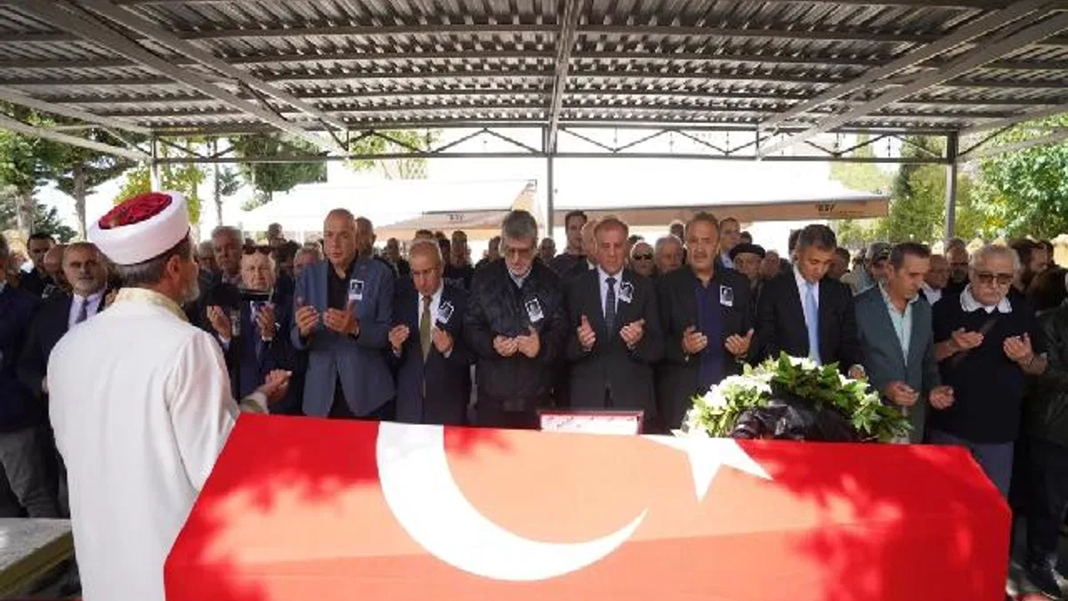 CHP’nin emektar ismi Bülent Hasan Tanla son yolculuğuna uğurlandı