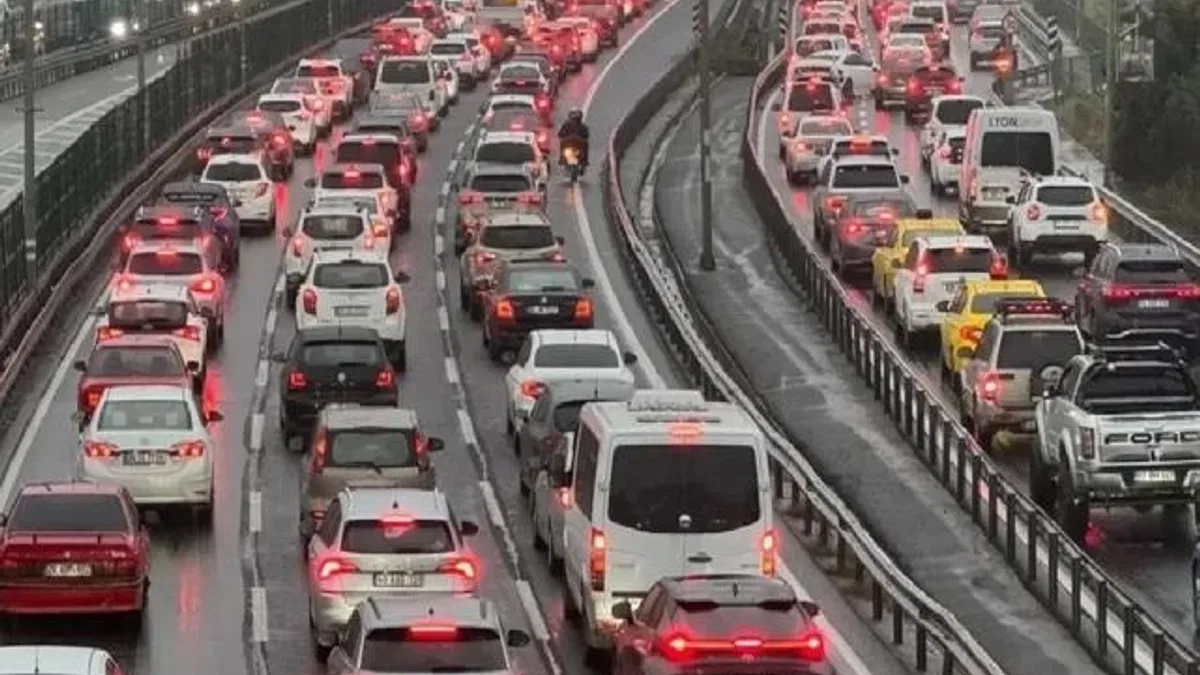 Ekim'de trafiğe kayıtlı taşıtlar azaldı... Otomobil ve motosiklet öne çıktı