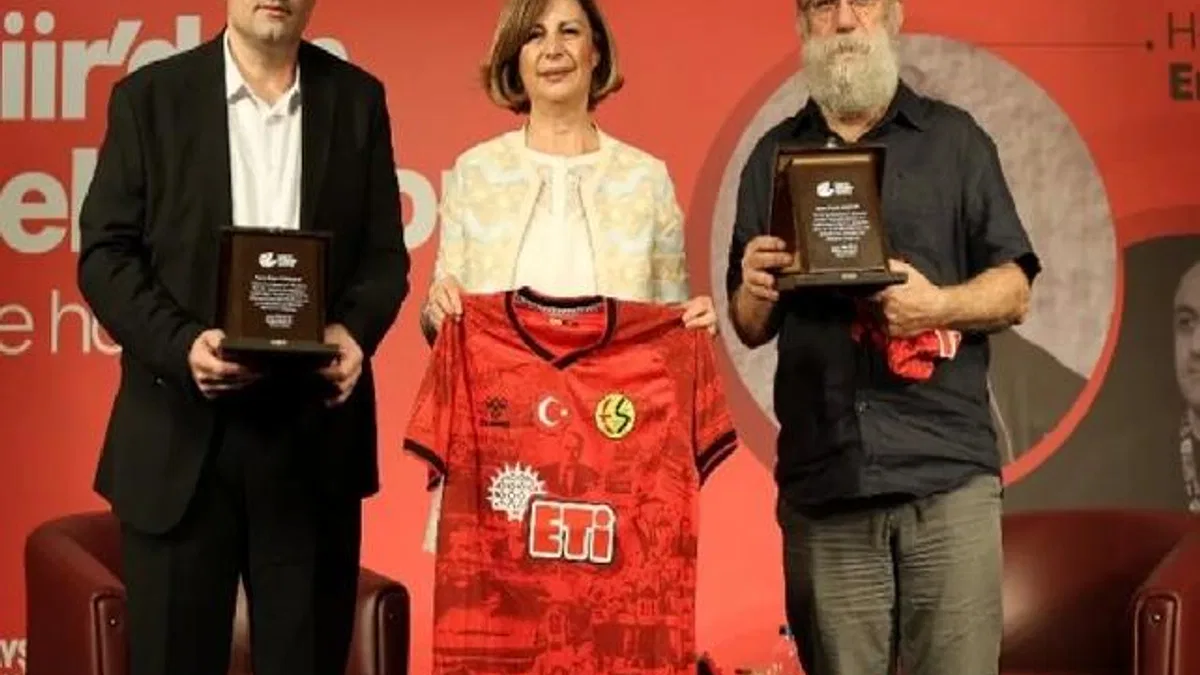 Şiir ve futbol Eskişehir’de buluştu!