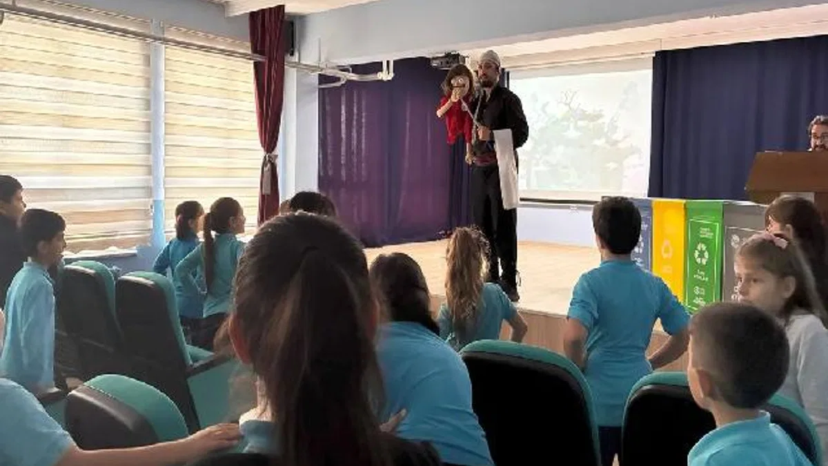 Sakarya'da “Akça” tiyatrosuyla minikler çevre bilinci kazandı