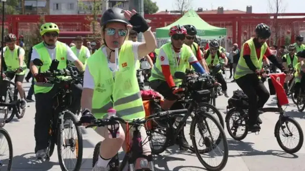 İstanbul Bakırköy'de pedallar 19 Mayıs'a çevrildi