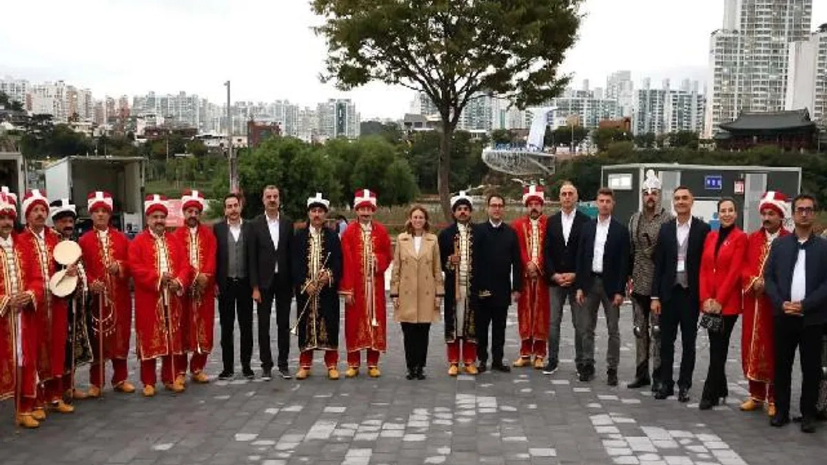 Kocaeli Büyükşehir Mehteri, Ulsan’da yeri göğü inletti