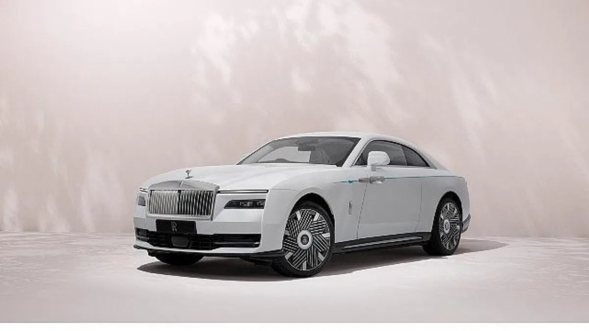 Rolls-Royce baharın zarafetini geleceğe taşıyor