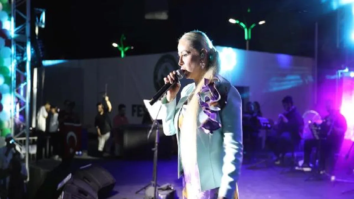 Mardin Yeşilli Kiraz Festivali'nde Niral Ünsal'dan Gazze vurgusu