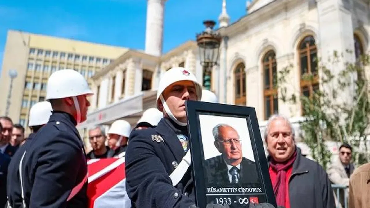 Hüsamettin Cindoruk son yolculuğuna uğurlandı