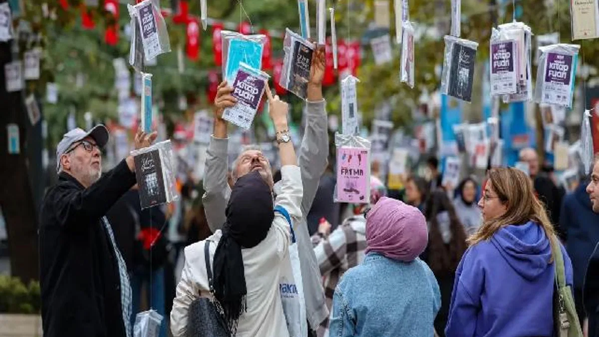 Kocaeli’de ağaçlar kitap açıyor, şehir edebiyatla buluşuyor