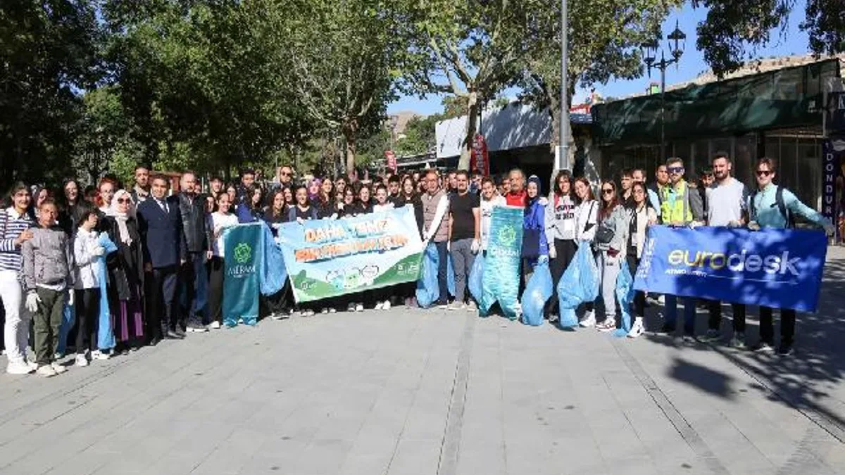 Konya Meram’da çevre farkındalığı yürüyüşü