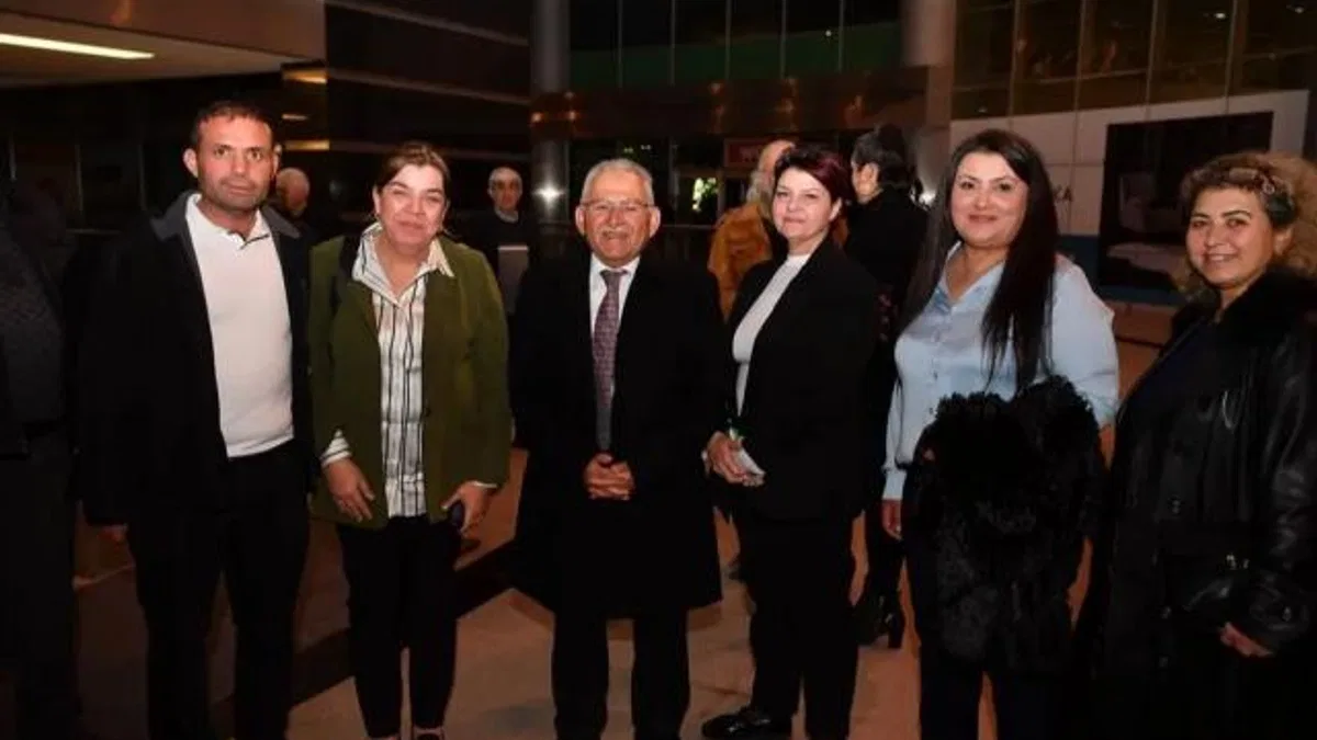 Memduh Büyükkılıç iftar sofrasında esnafla buluştu