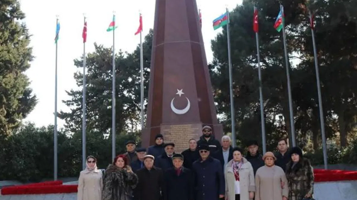 Bakü, Türk kahramanları unutmuyor