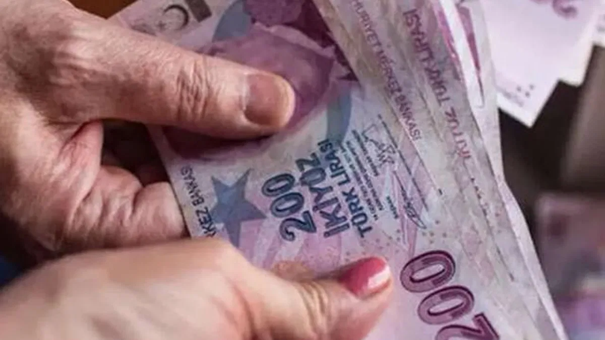 Yaşlı ve engelli aylıkları hesaplara yatırılıyor