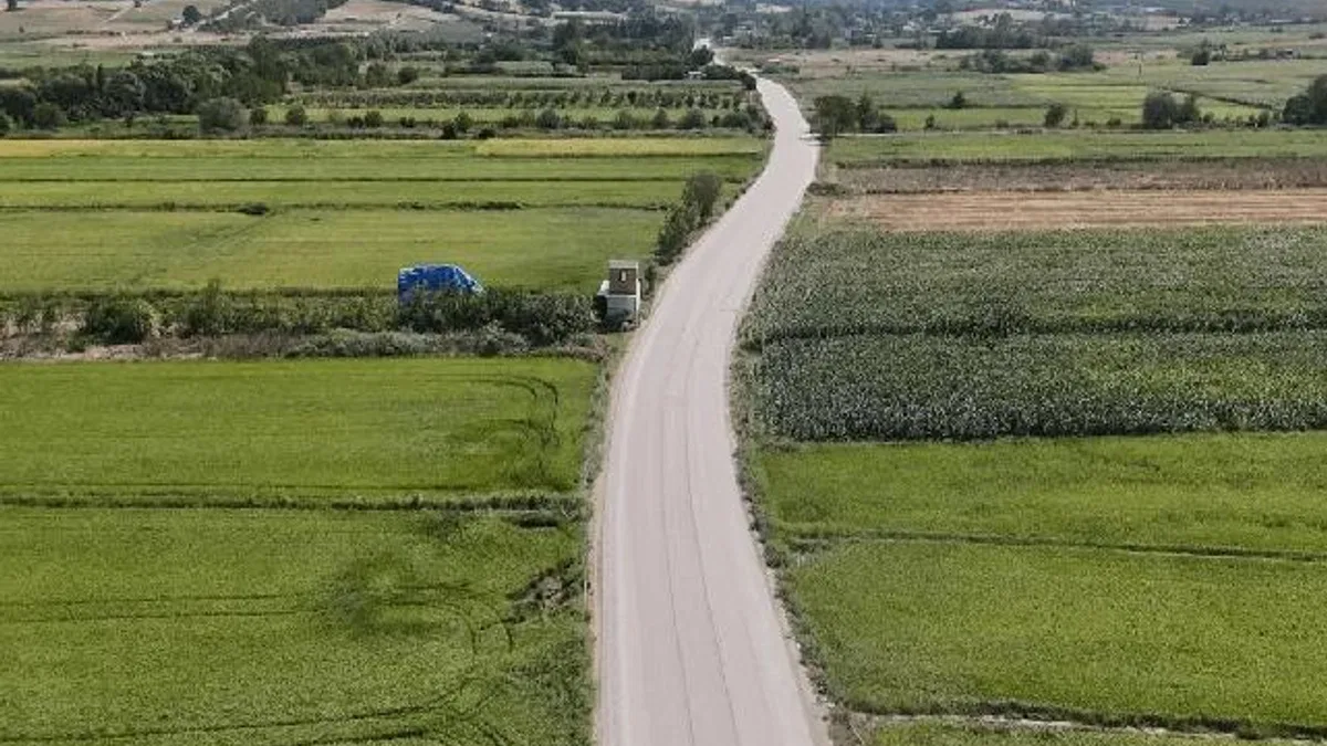 Balıkesir'in kırsal yolları modernleşiyor