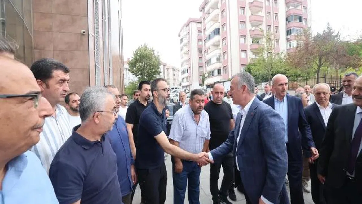 Kocaeli Büyükşehir Başkanı Büyükakın, Gebzeli servisçilerle buluştu