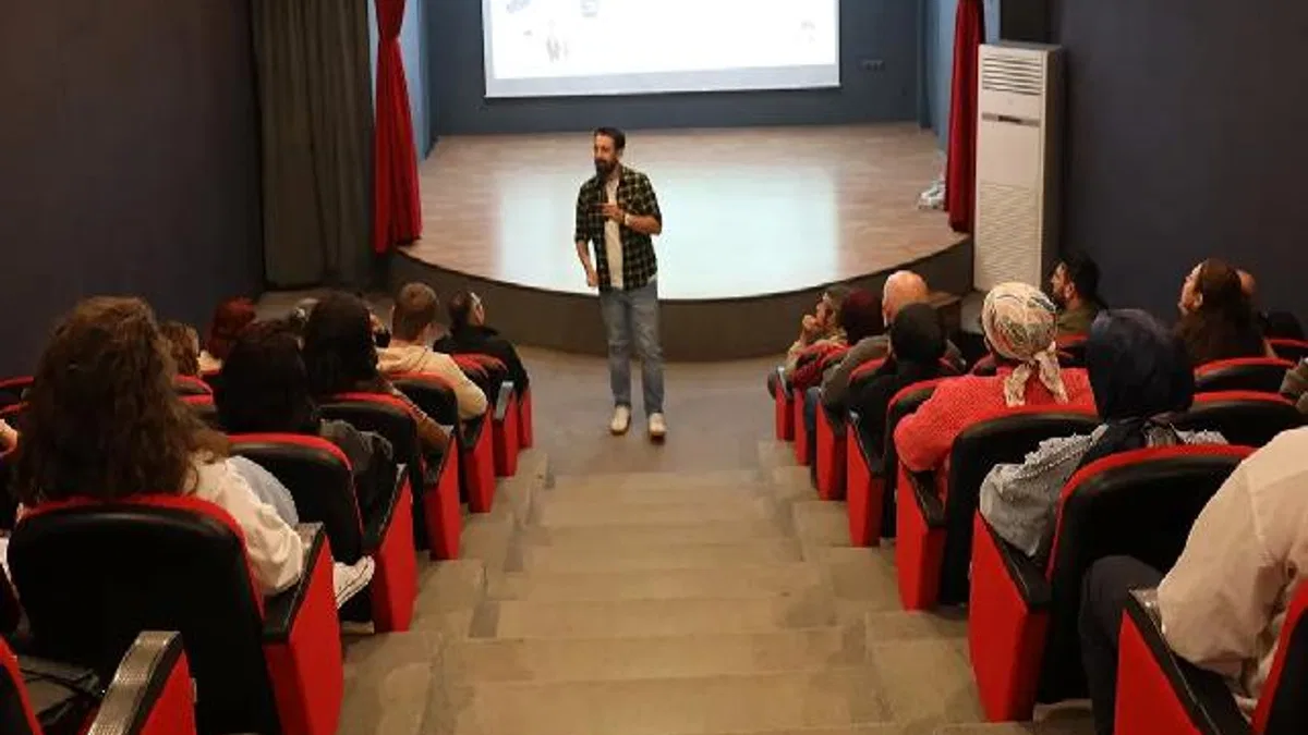 Sakarya Büyükşehir Akademi'den 'sinema' dersi