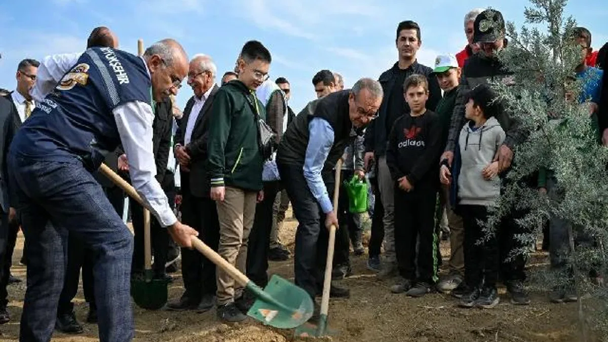Malatya'da 2 bin 200 fidan toprakla buluştu