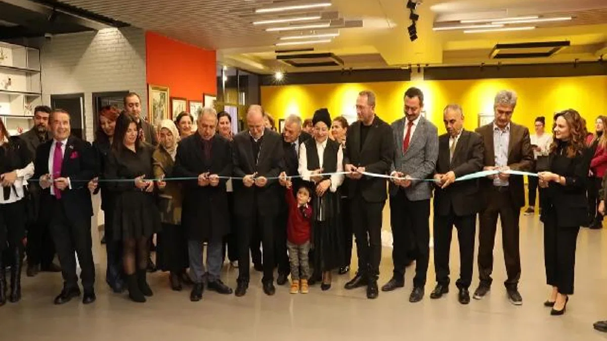 Kayseri Büyükşehir'de sanatın kalbi dayanışma için attı