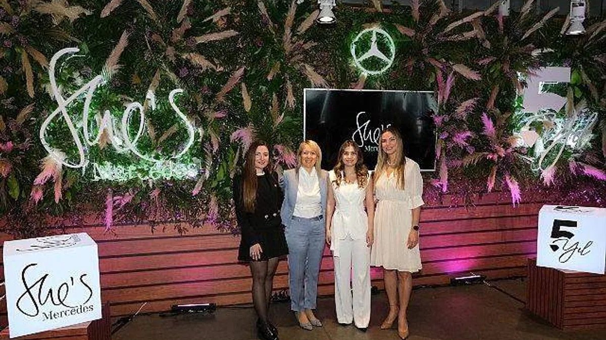 She's Mercedes 5 Yaşında!