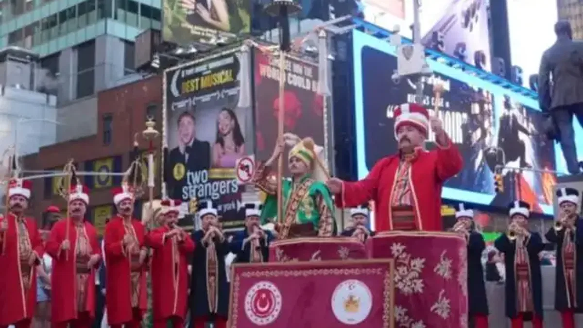 MSB Mehteran Birliği'nden Times Meydanı'nda müthiş performans
